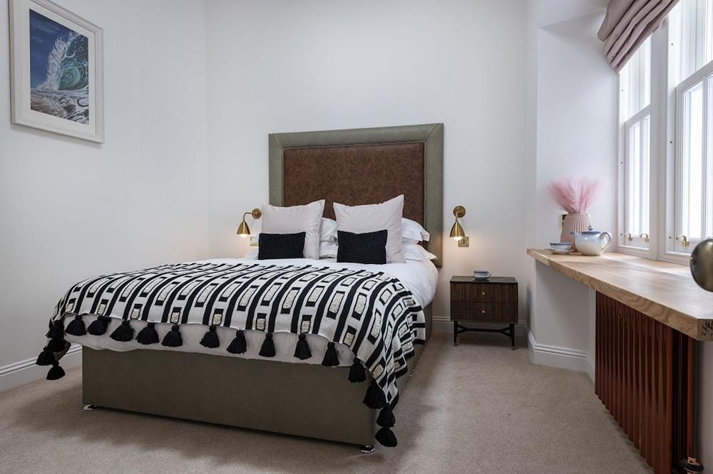 House 4*